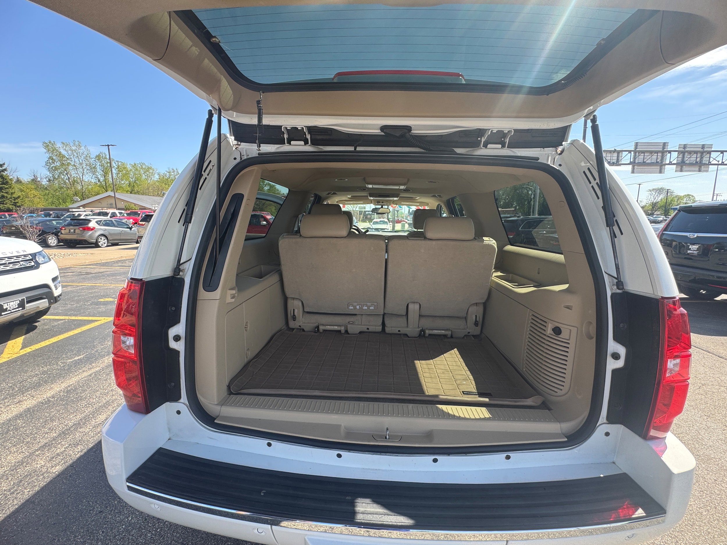Used 2012 Chevrolet Suburban LTZ AWD/4WD image 14