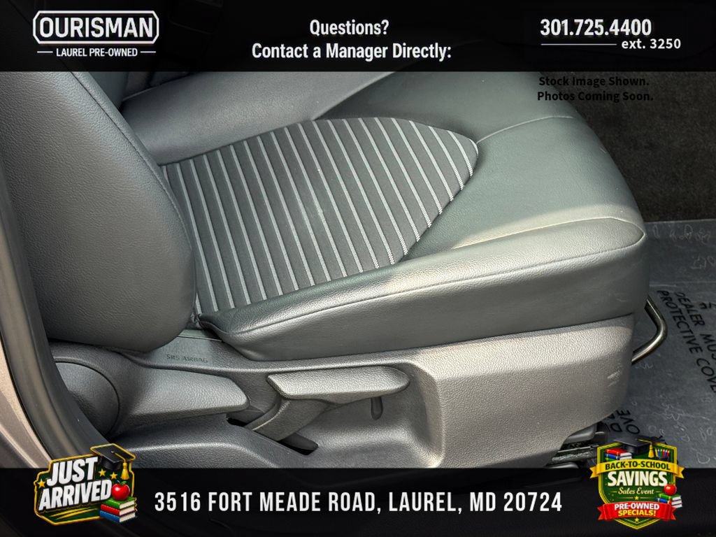 Used 2022 Toyota Camry SE FWD image 12