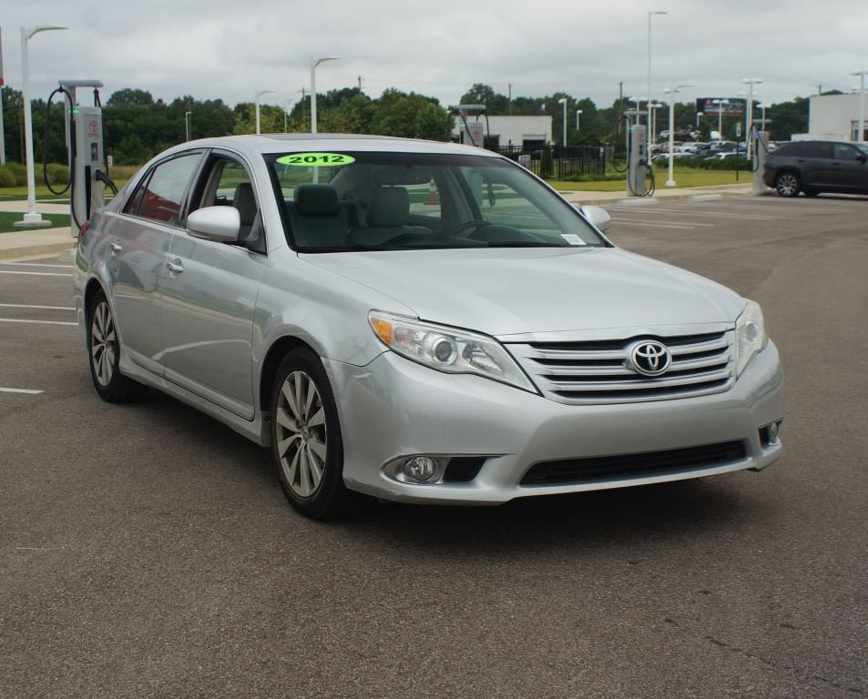 Used 2012 Toyota Avalon Limited FWD image 2