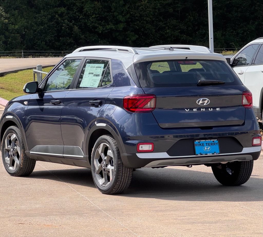 New 2026 Hyundai Venue SEL FWD image 11