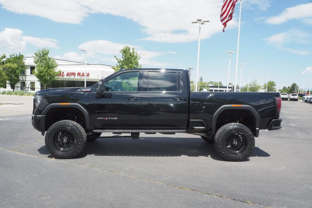 Used 2025 GMC Sierra 3500 AT4 w/ AT4 Premium Plus Package AWD/4WD image 3