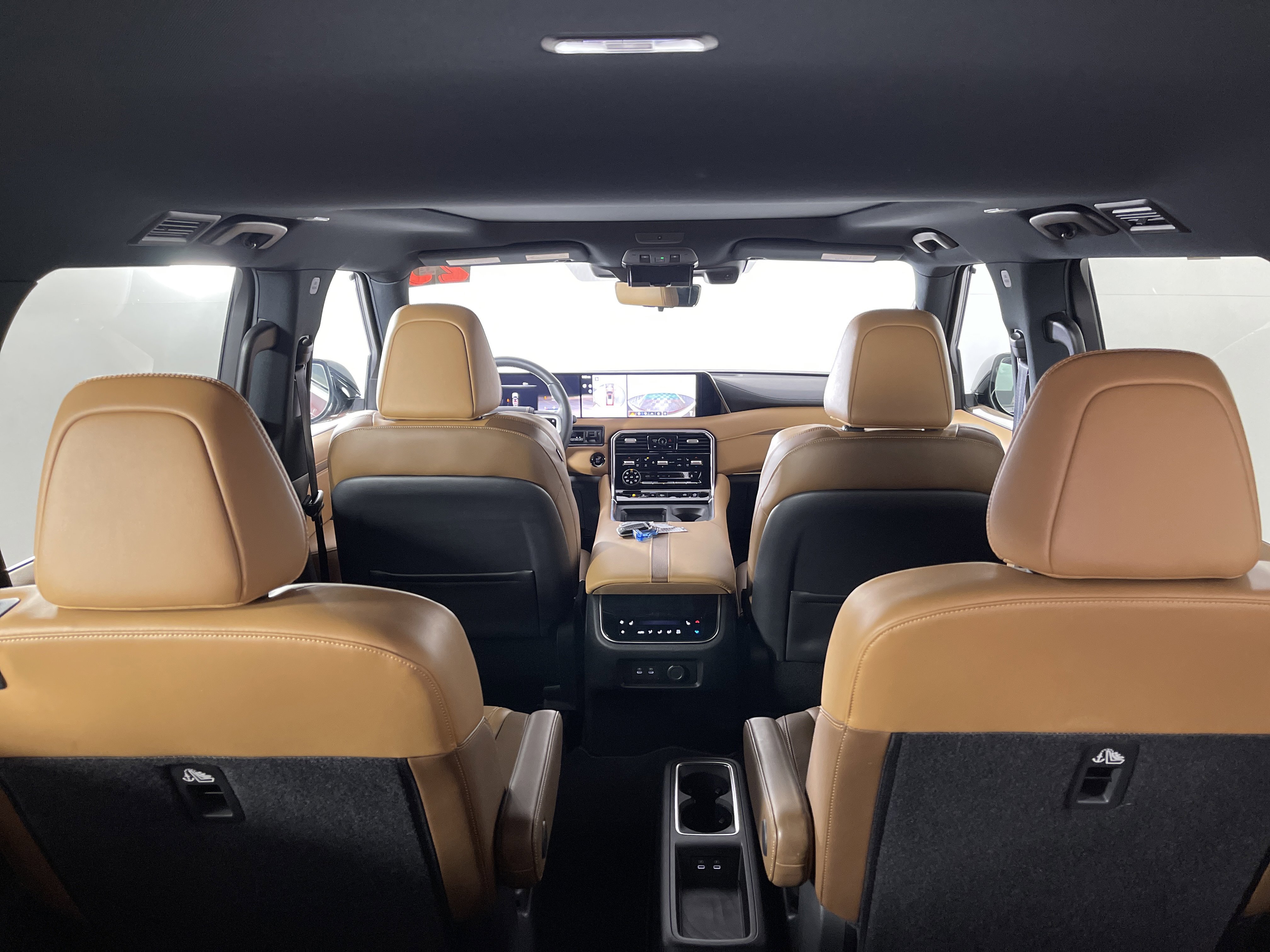 Used 2025 Nissan Armada Platinum Reserve image 17