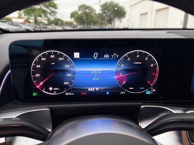 Used 2025 Mercedes-Benz GLB 250 4MATIC image 9