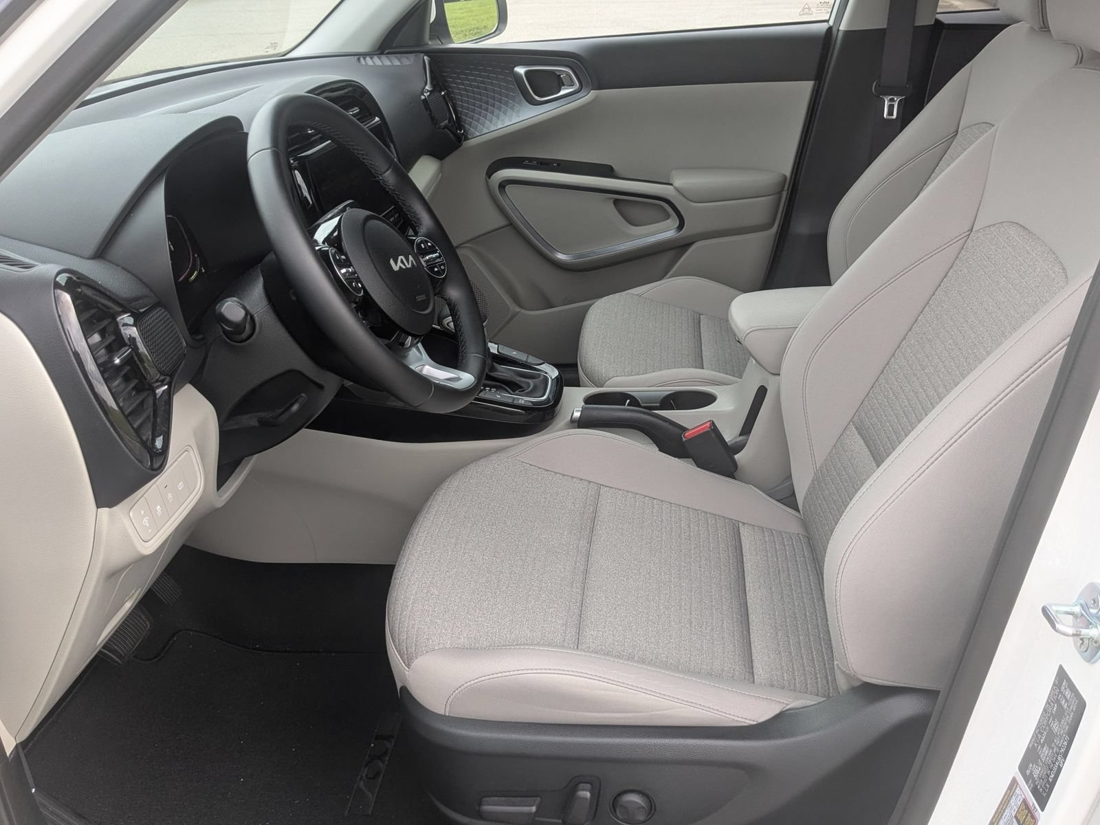 Used 2025 Kia Soul EX FWD image 13