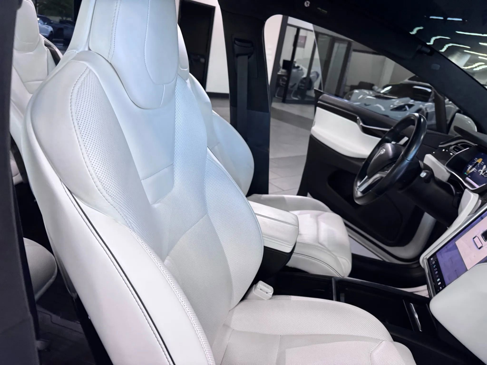 Used 2016 Tesla Model X 90D image 14