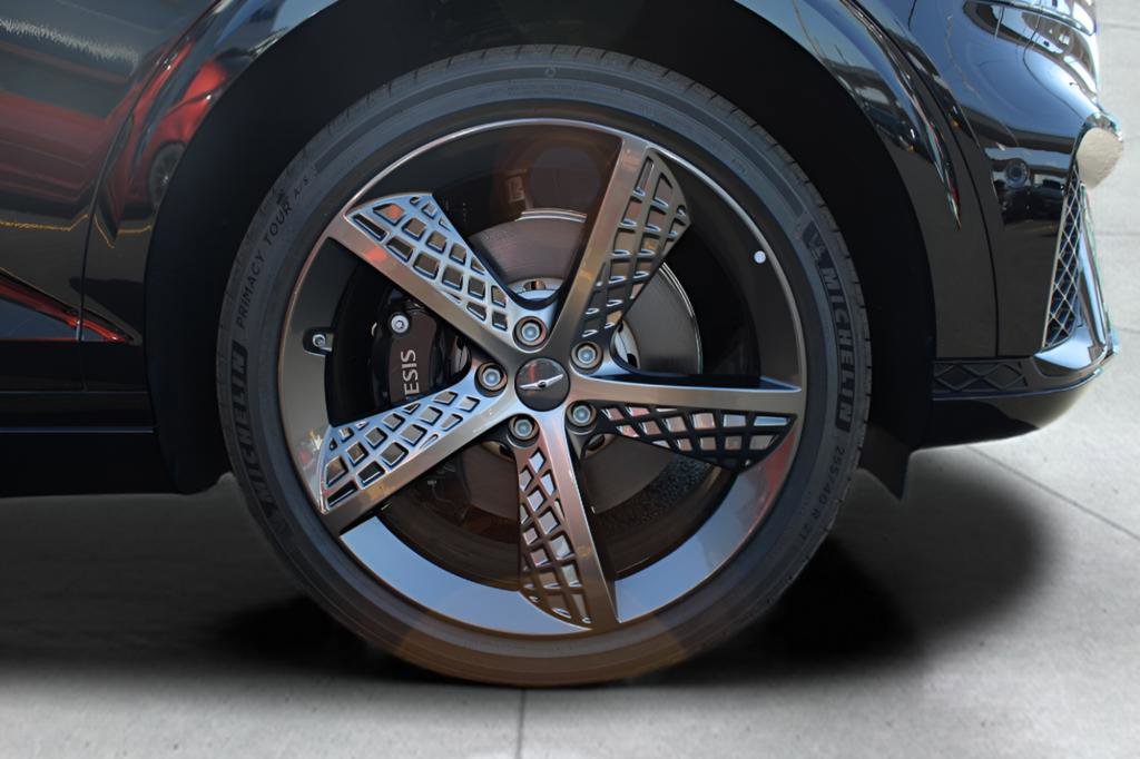 Used 2025 Genesis GV70 3.5T Sport w/ Sport Prestige Package AWD/4WD image 32