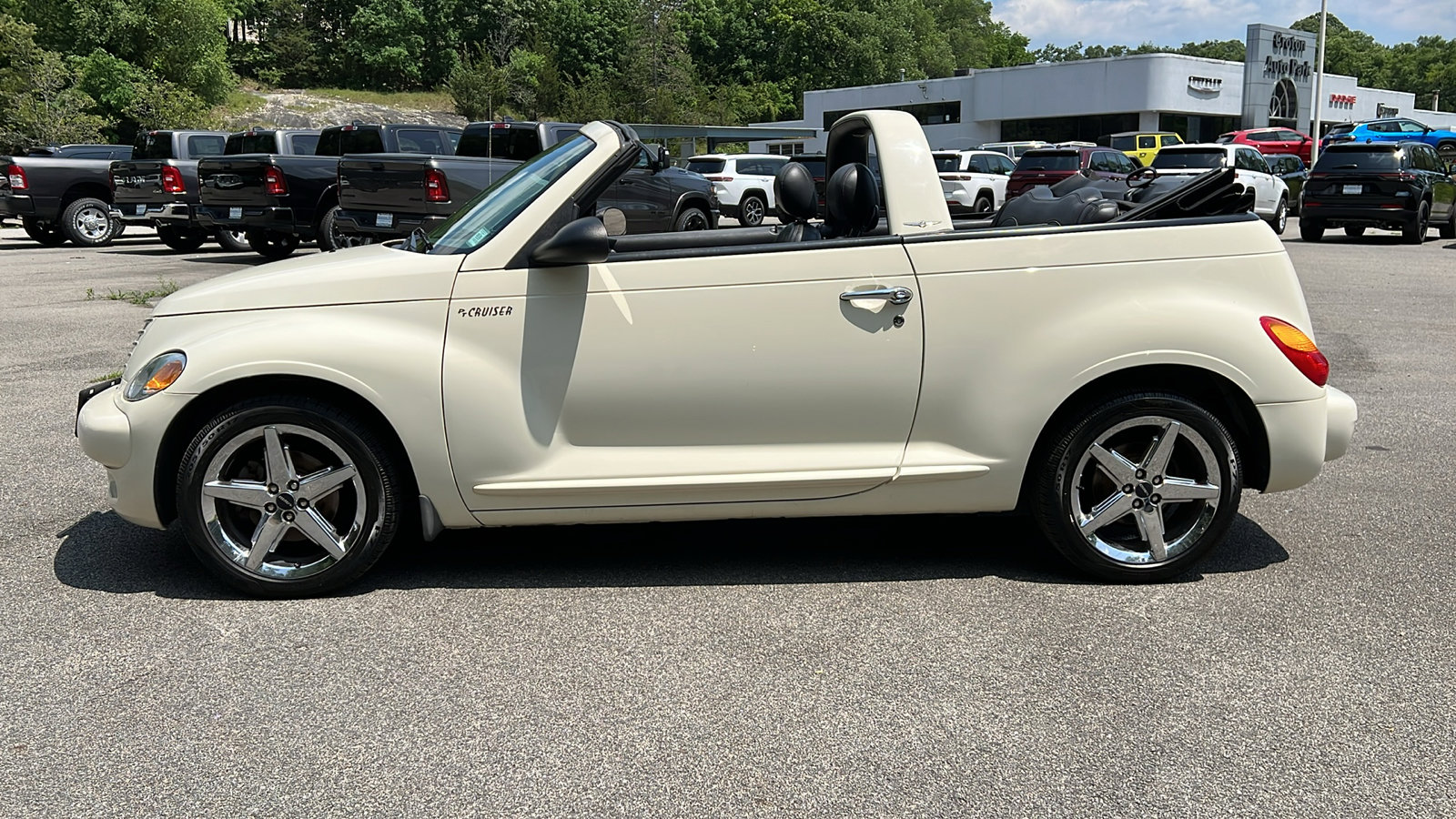 Used 2005 Chrysler PT Cruiser GT image 6