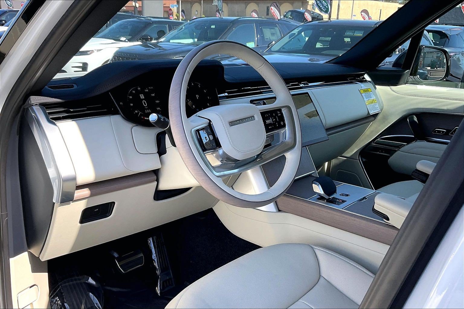 New 2026 Land Rover Range Rover SE AWD/4WD image 12