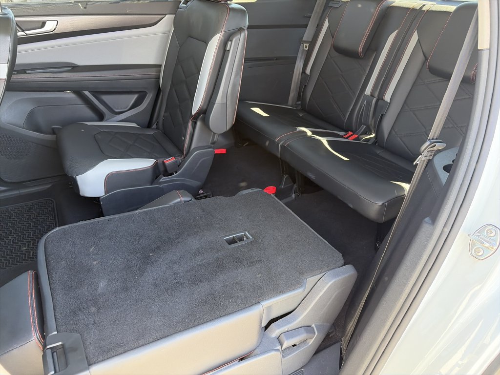 Certified 2025 Volkswagen Atlas Peak Edition SE AWD/4WD image 20