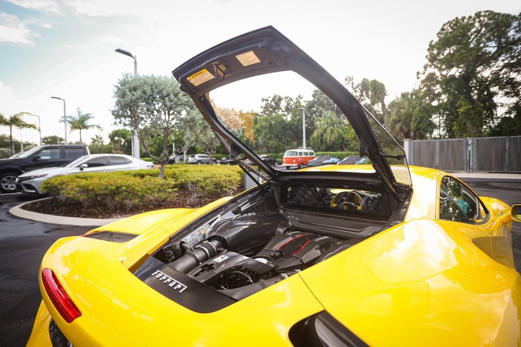 Used 2019 Ferrari 488 Pista Coupe RWD image 18