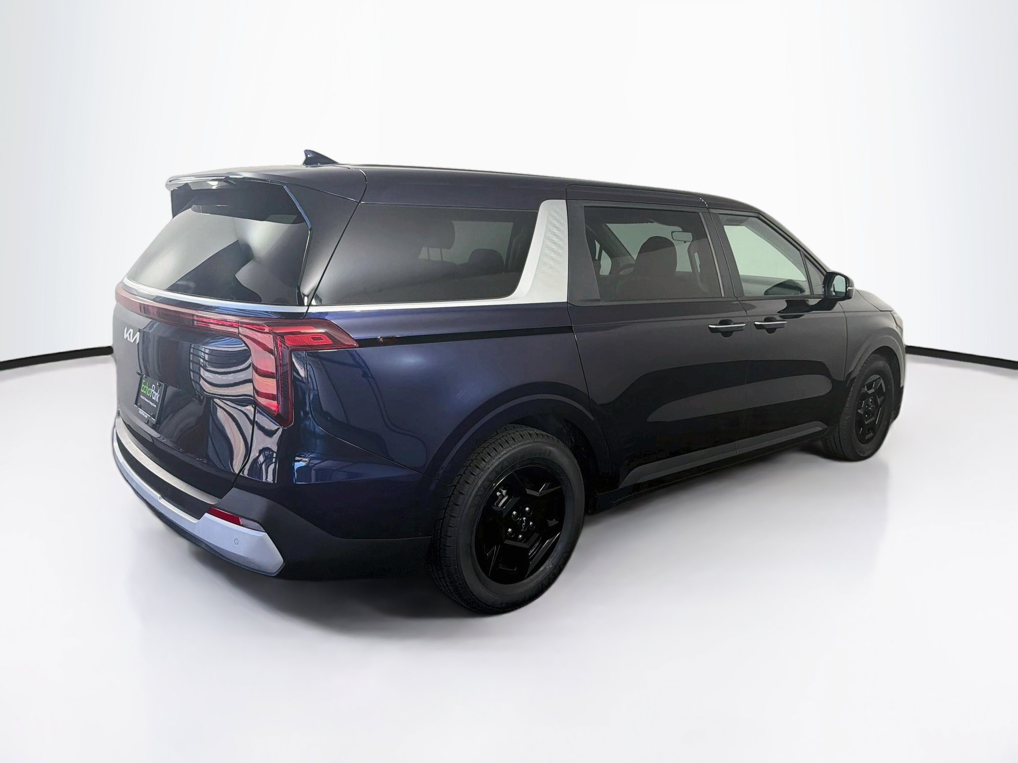 Used 2026 Kia Carnival FWD image 9