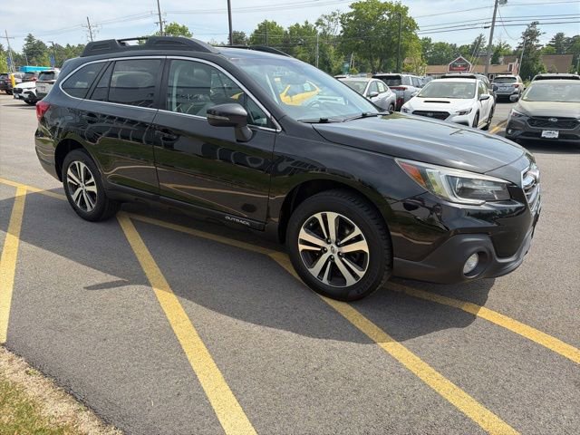Used 2018 Subaru Outback 2.5i Limited AWD/4WD image 3