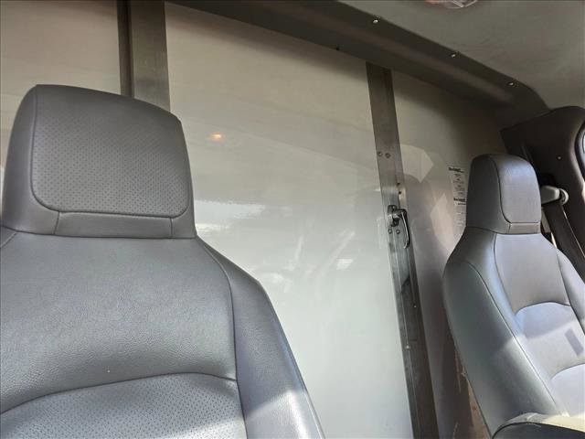 Used 2021 Ford E-450 and Econoline 450 Super Duty w/ Power Windows & Locks Group image 23