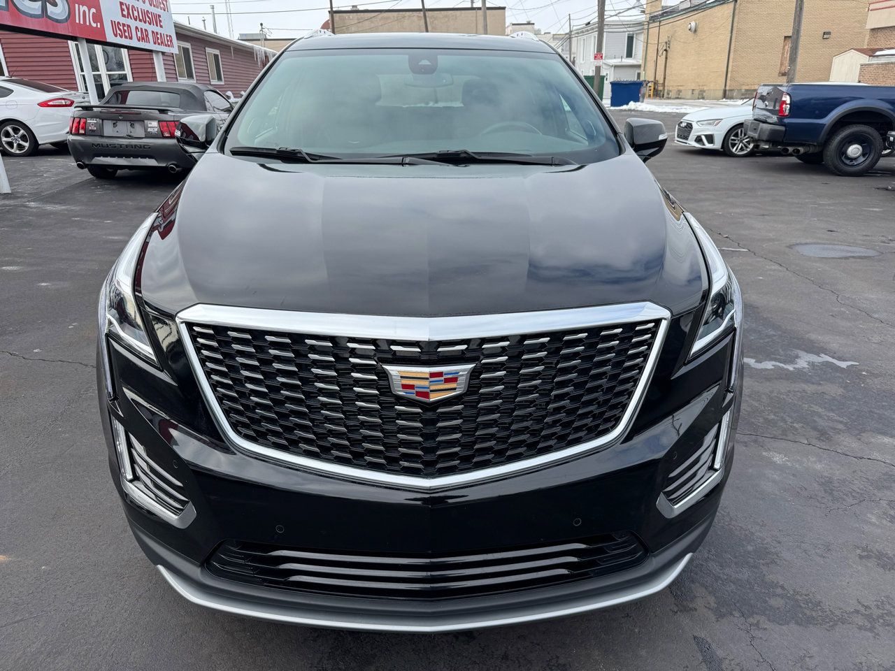 Used 2025 Cadillac XT5 Premium Luxury image 2