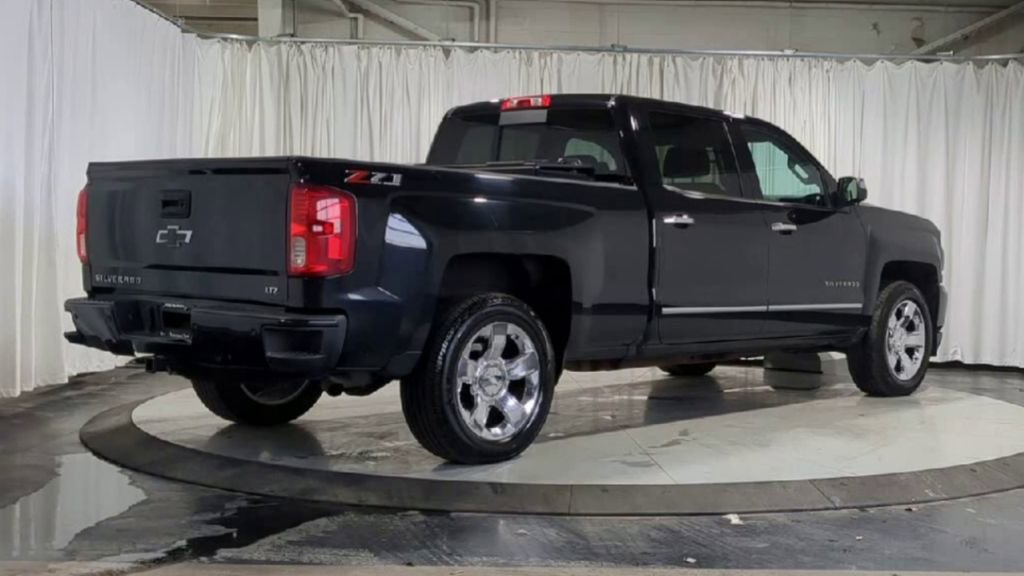 Used 2018 Chevrolet Silverado 1500 LTZ Z71 w/ LTZ Plus Package image 10