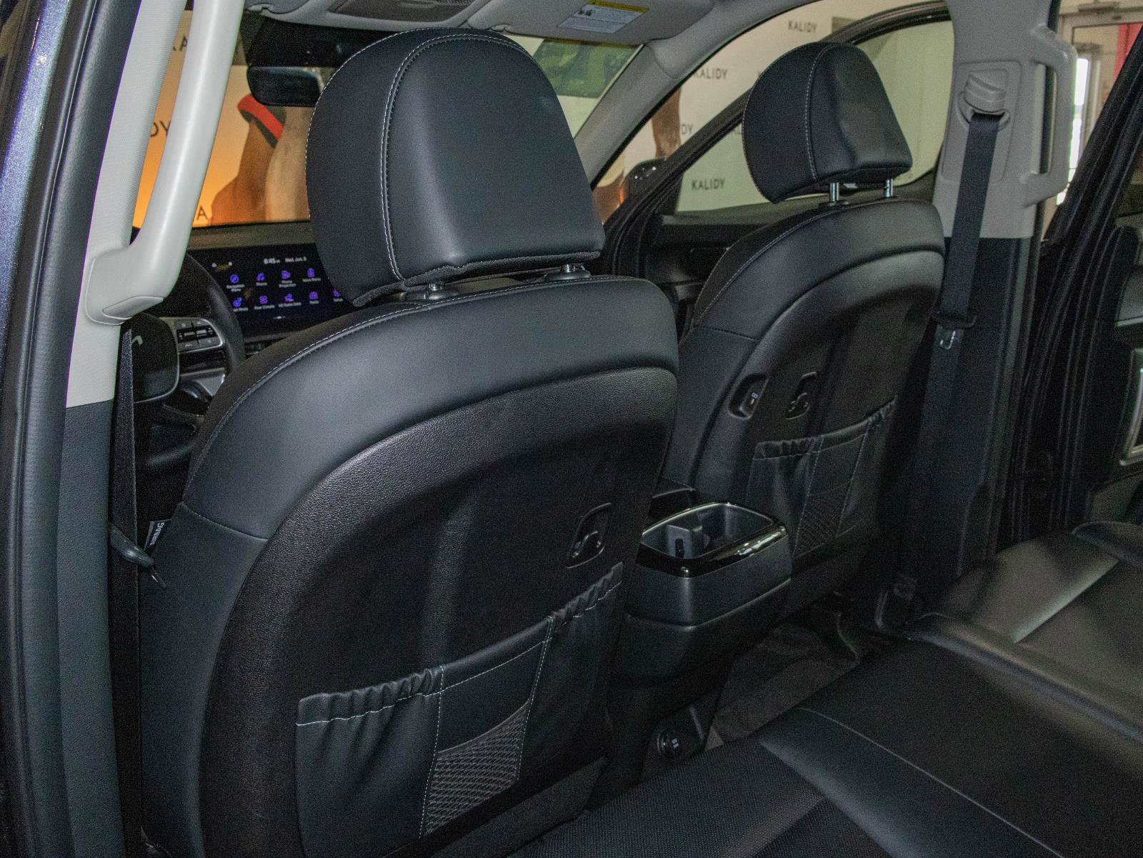 Used 2025 Kia Telluride LX FWD image 10