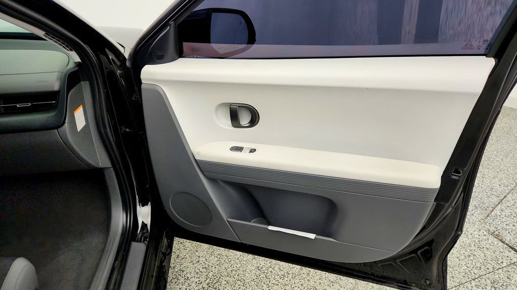 Used 2025 Hyundai Ioniq 5 SE RWD image 25