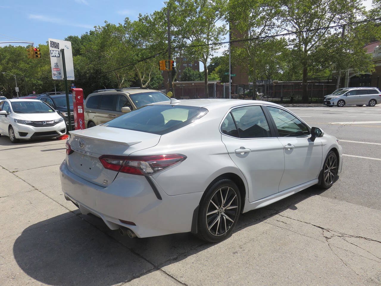 Used 2023 Toyota Camry SE w/ Cold Weather Package AWD/4WD image 4