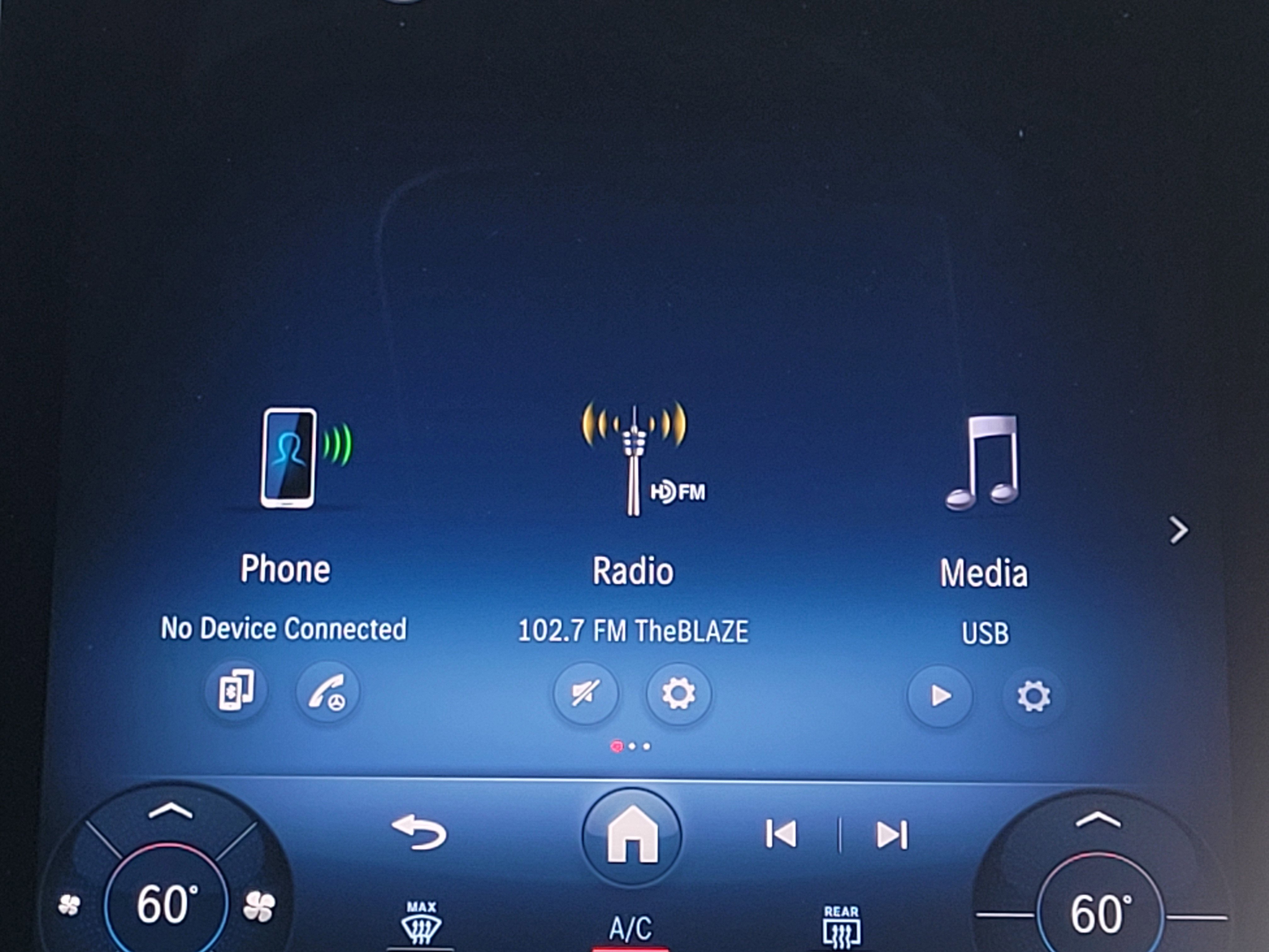 Used 2024 Mercedes-Benz GLC 300 4MATIC image 17