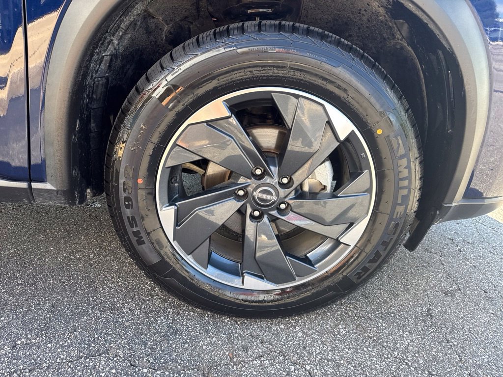 Used 2025 Nissan Rogue SV FWD image 50