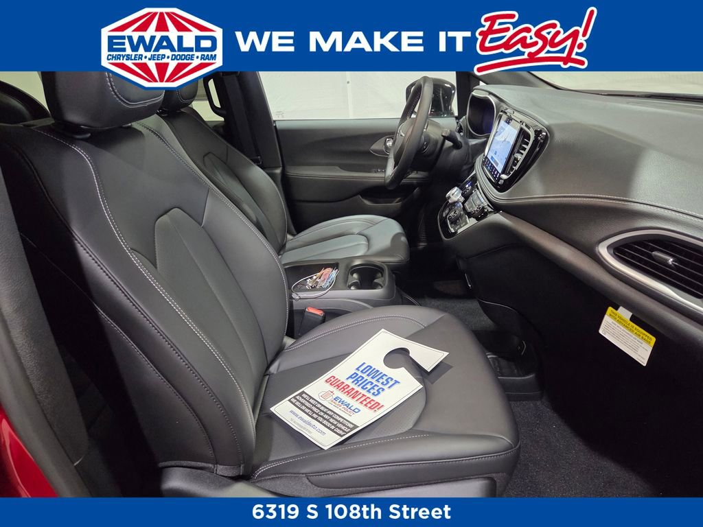 New 2026 Chrysler Pacifica Select image 9