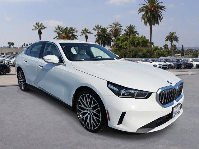 Used 2024 BMW 540i xDrive w/ Premium Package image 3