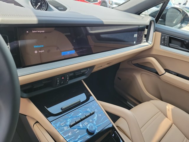 New 2026 Porsche Cayenne Coupe AWD/4WD image 32