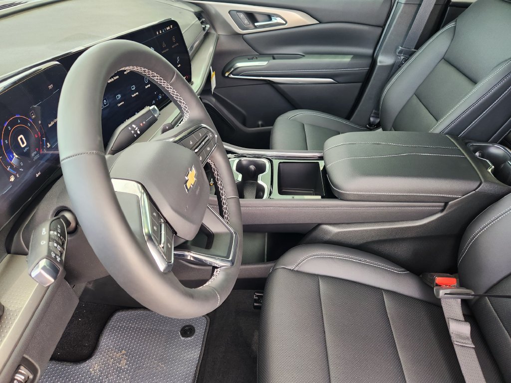 New 2026 Chevrolet Traverse LT w/ Driver Confidence Package FWD image 9