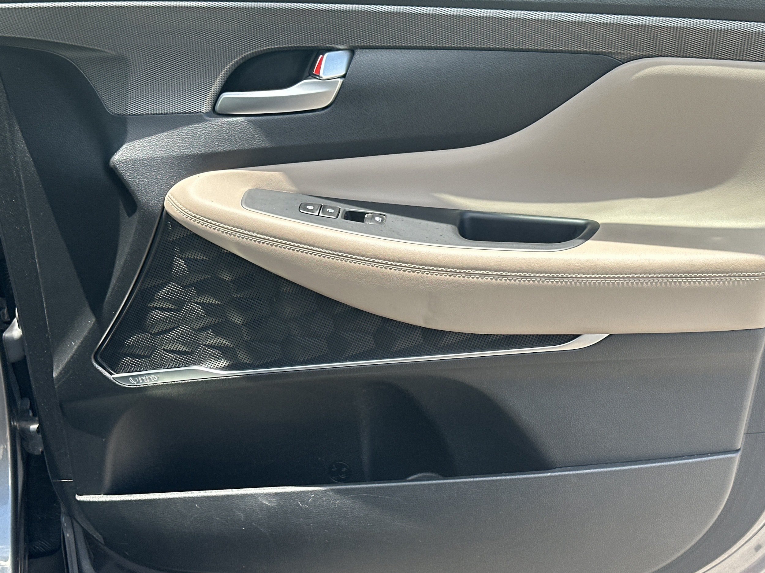 Used 2019 Hyundai Santa Fe Limited FWD image 14