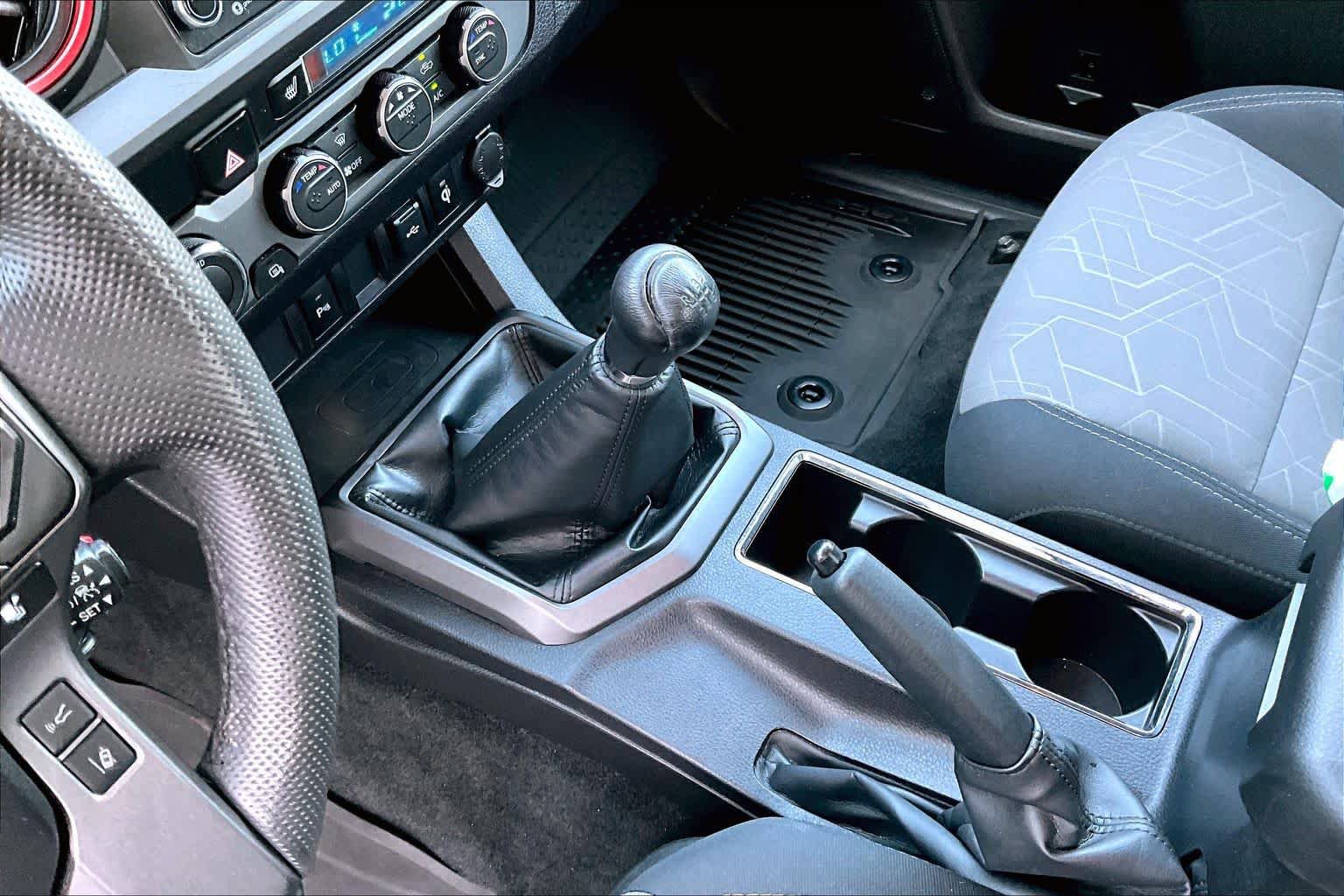 Used 2022 Toyota Tacoma TRD Sport w/ TRD Premium Sport Package image 17