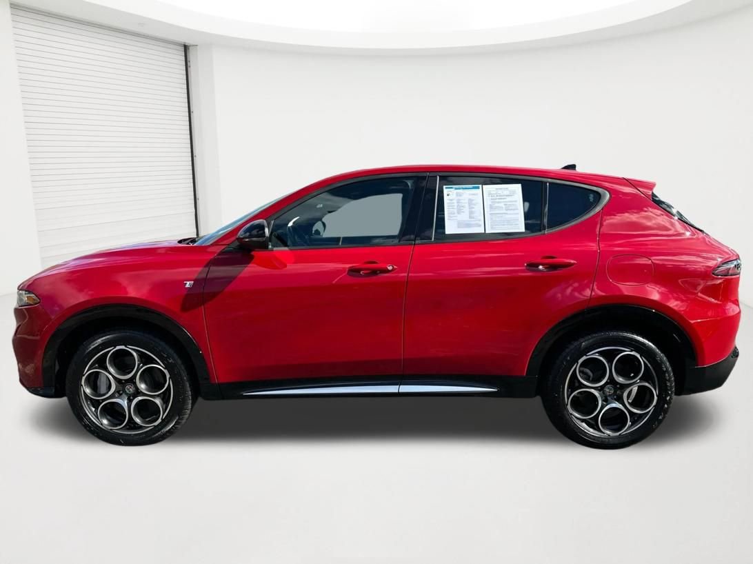 Used 2024 Alfa Romeo Tonale Ti w/ Premium Interior Package image 8