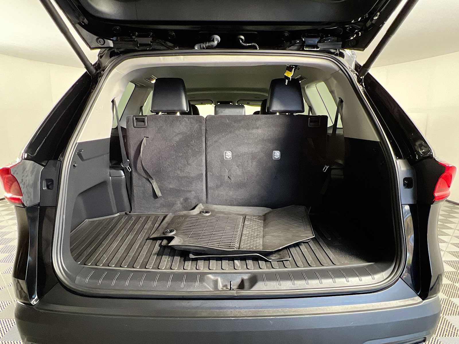 Used 2024 Toyota Grand Highlander XLE image 25