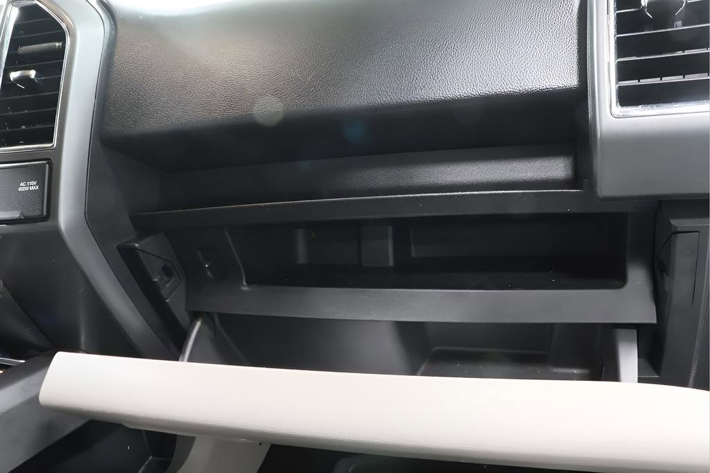 Used 2015 Ford F150 XLT w/ Equipment Group 302A Luxury image 29