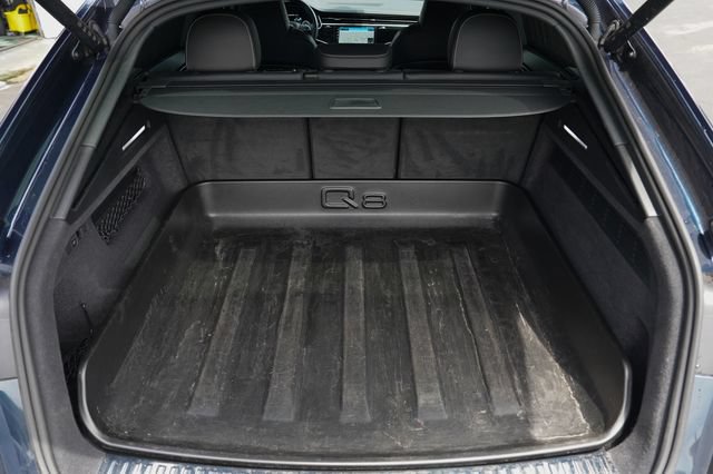 Used 2023 Audi SQ8 Prestige AWD/4WD image 25