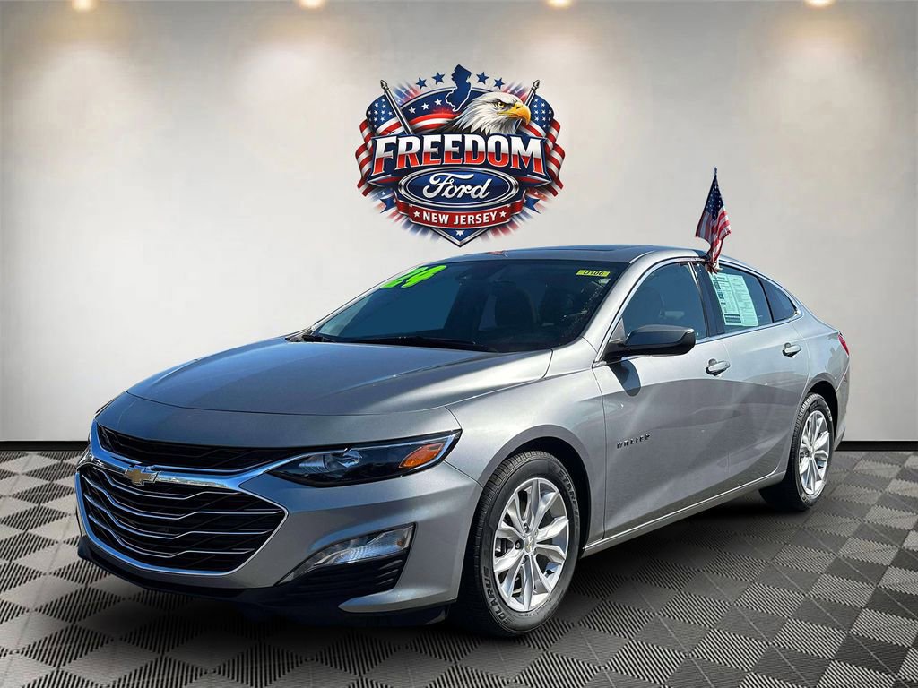 Used 2024 Chevrolet Malibu LT FWD image 2