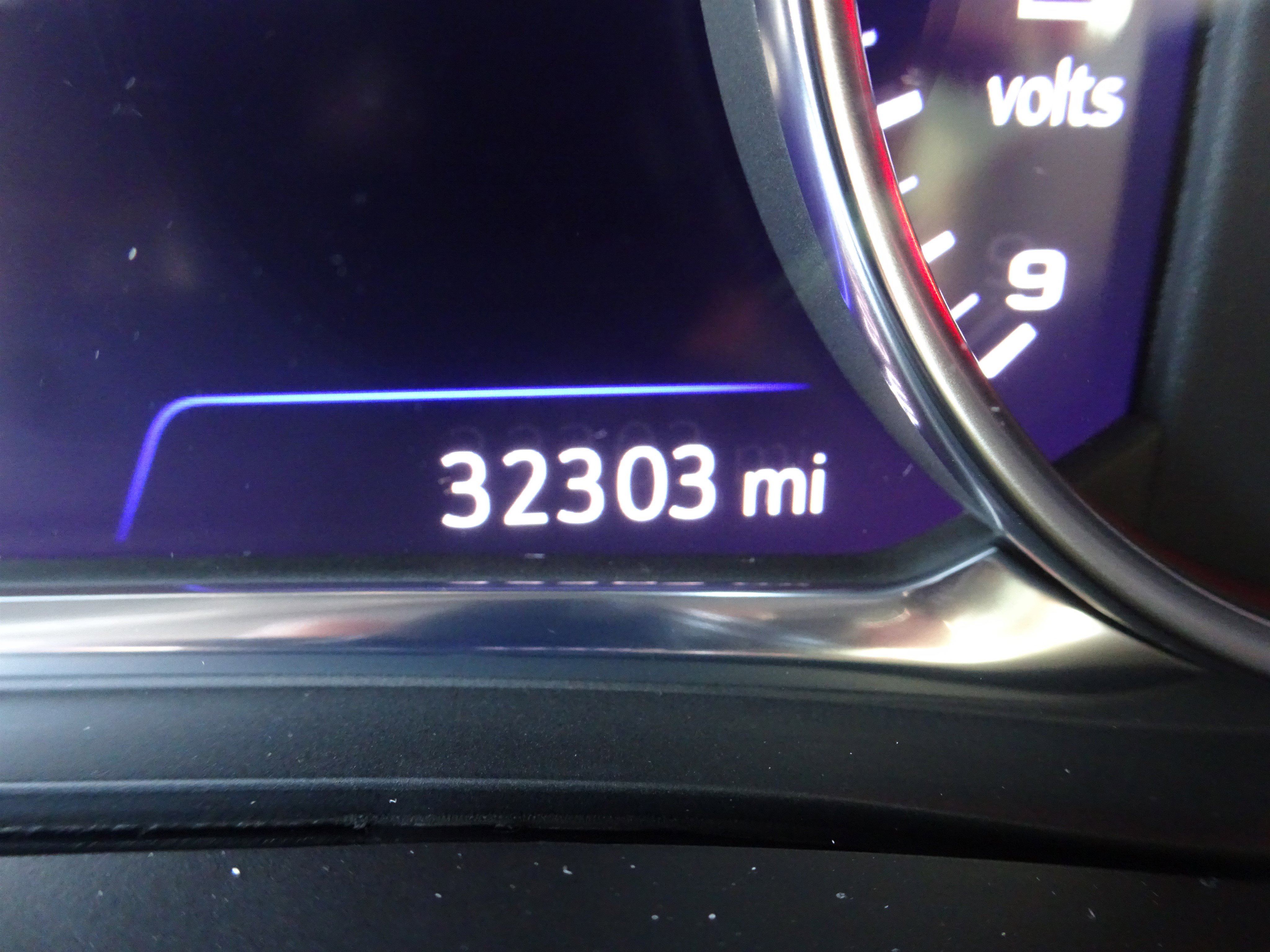 Used 2023 Chevrolet Traverse Premier w/ LPO, Floor Liner Package FWD image 23
