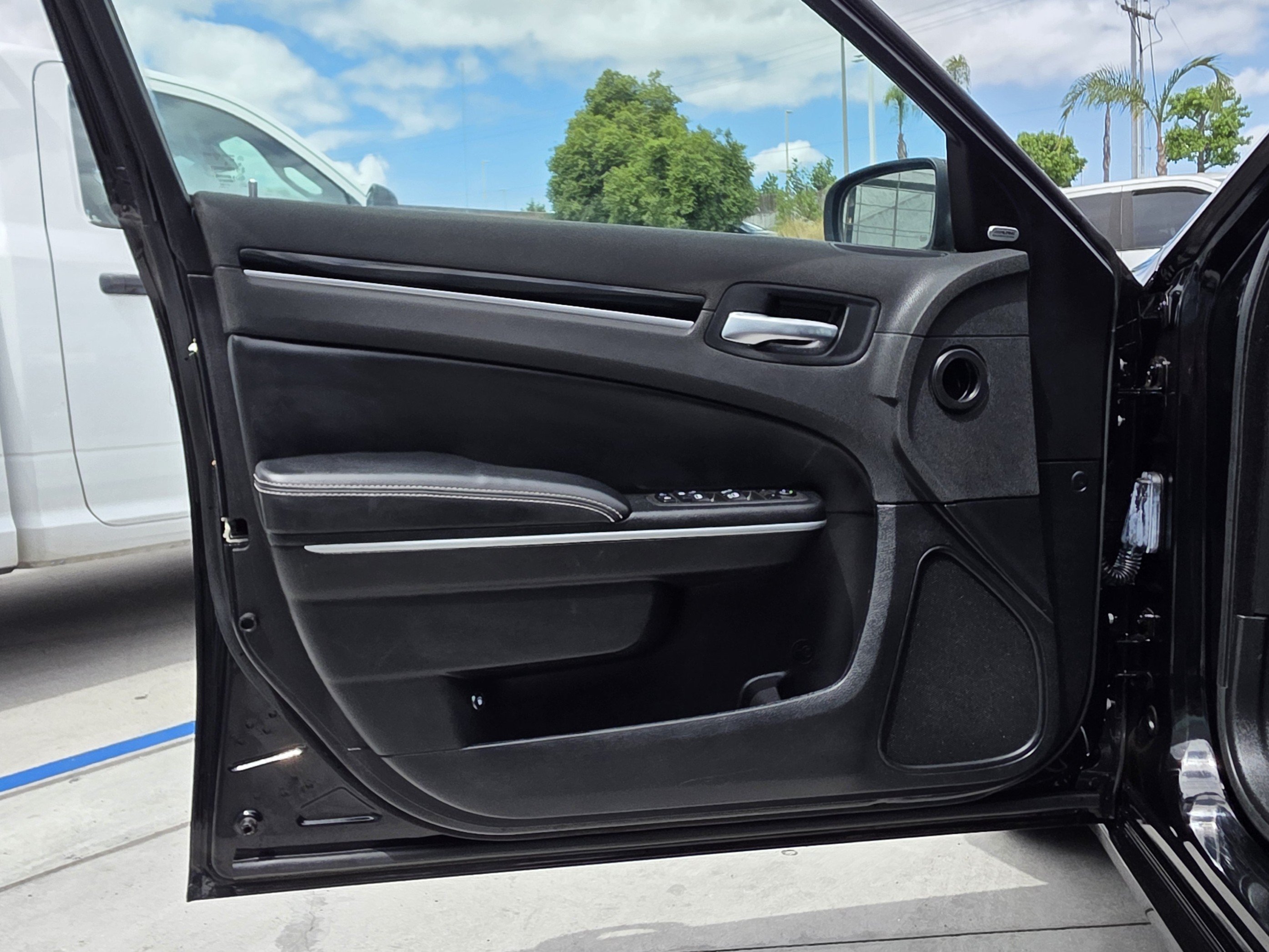 Certified 2022 Chrysler 300 S RWD image 12