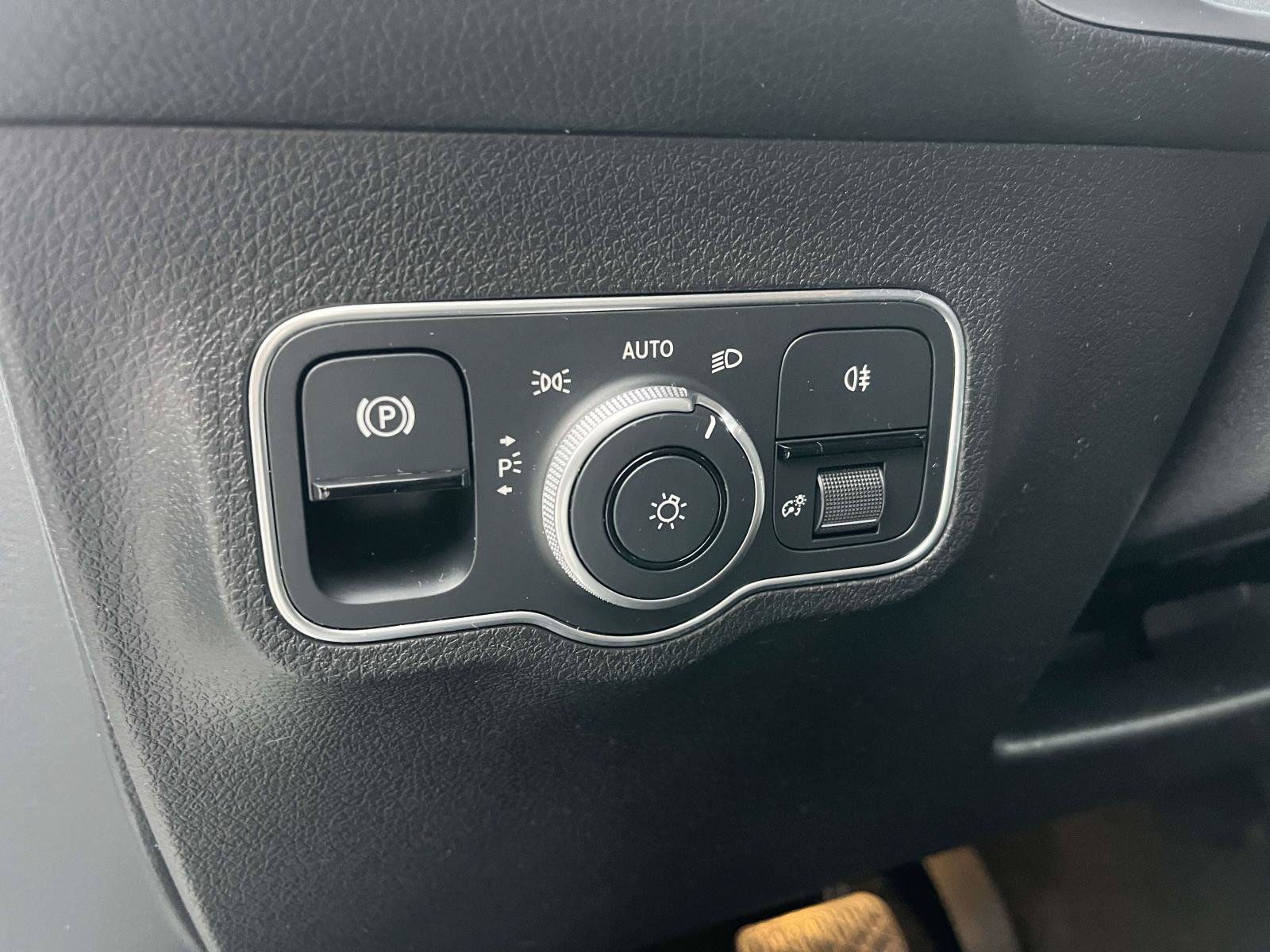 Certified 2025 Mercedes-Benz EQB 250+ w/ Driver Assistance Package image 21