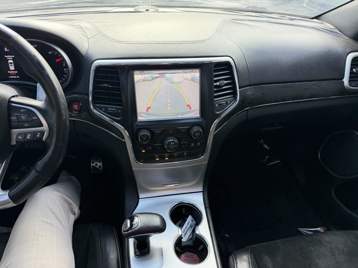 Used 2014 Jeep Grand Cherokee SRT8 w/ Luxury Group II AWD/4WD image 9