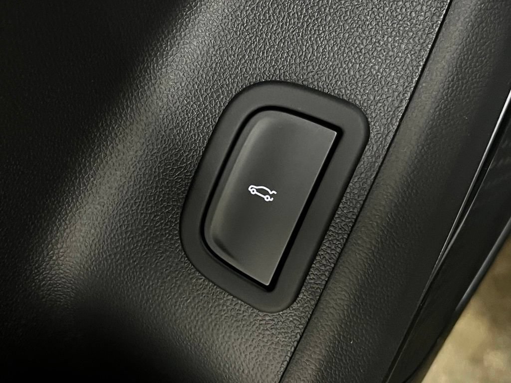 New 2026 GMC Acadia AT4 w/ Luxury Package AWD/4WD image 14