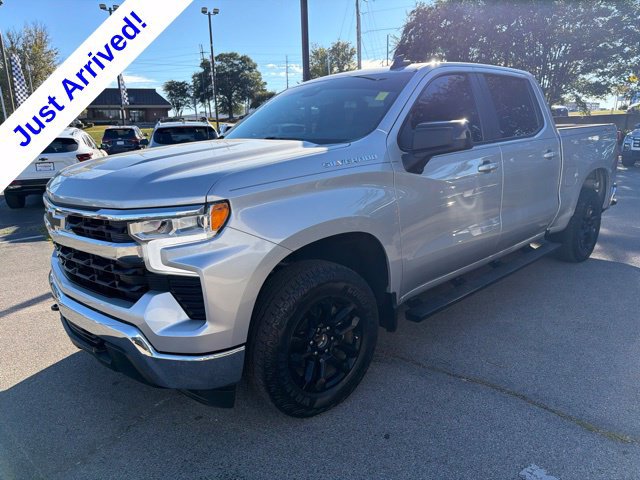 Used 2022 Chevrolet Silverado 1500 LT AWD/4WD image 7
