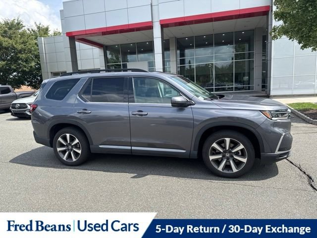 Used 2025 Honda Pilot Elite image 3