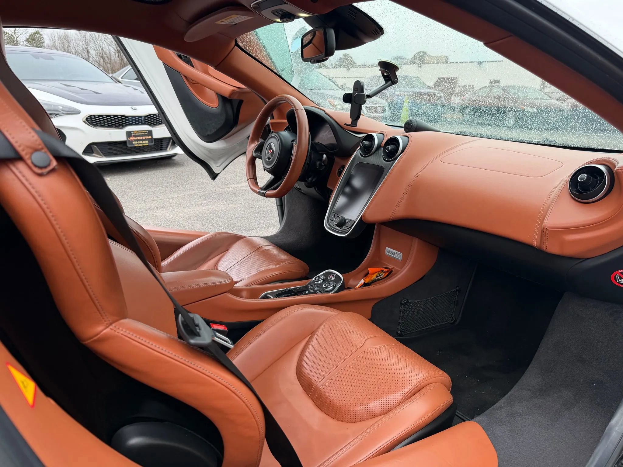 Used 2017 McLaren 570S image 19