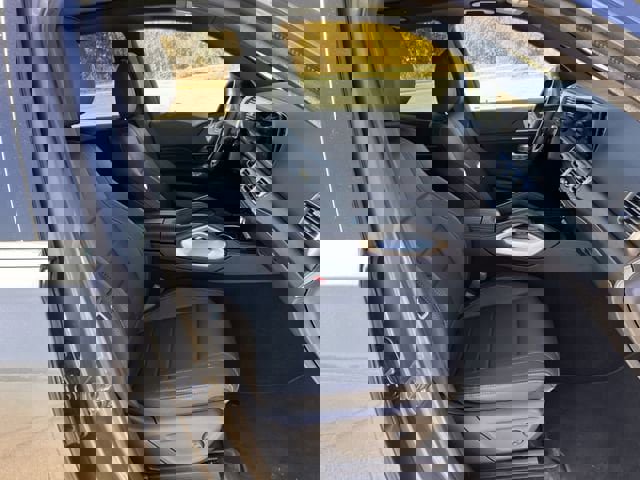 Used 2025 Mercedes-Benz GLE 450e 4MATIC image 26