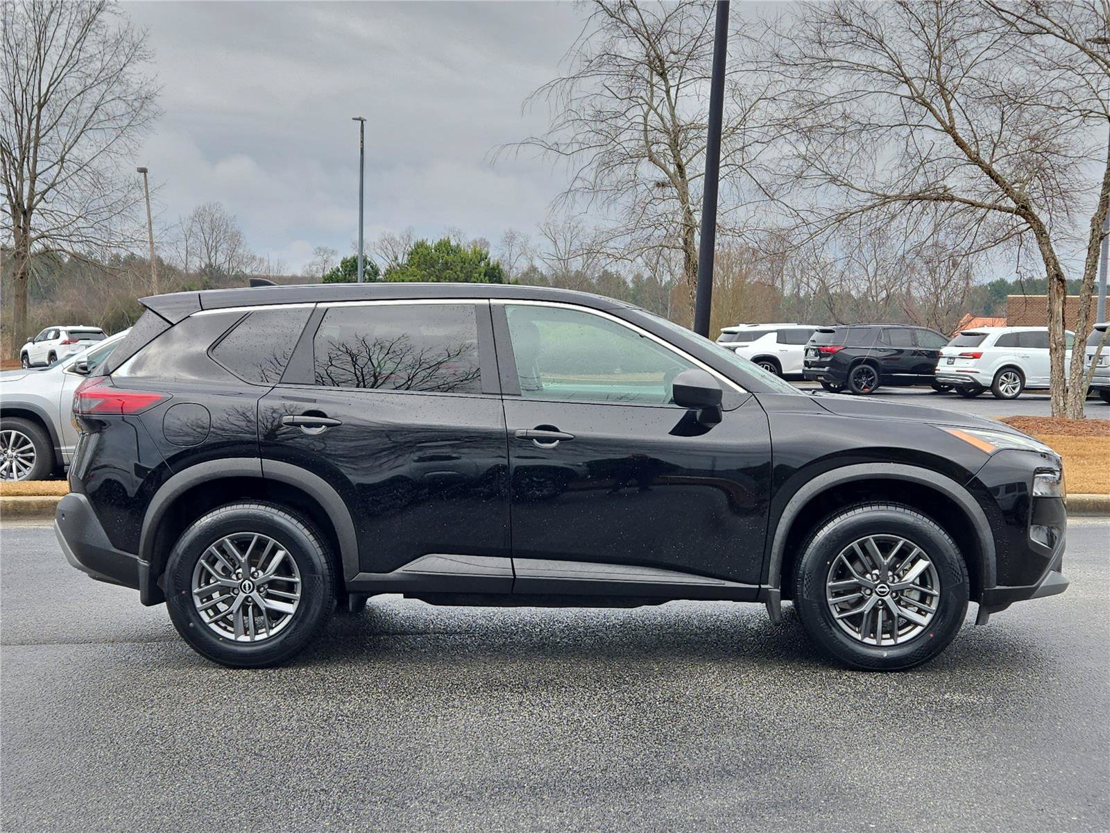 Used 2023 Nissan Rogue S FWD image 6
