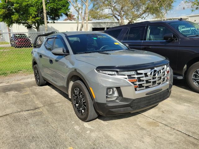 Used 2023 Hyundai Santa Cruz SE image 1