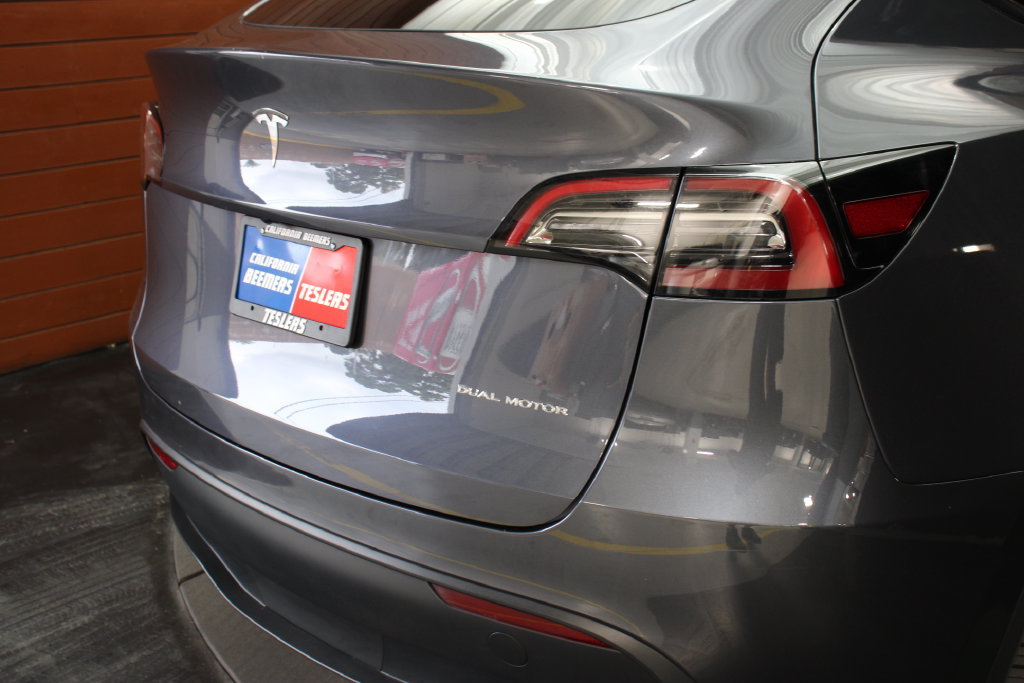Used 2023 Tesla Model Y Long Range AWD/4WD image 29