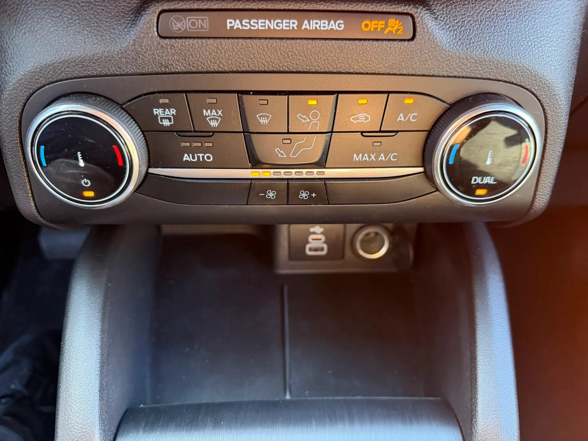 Used 2025 Ford Escape ST-Line AWD/4WD image 19