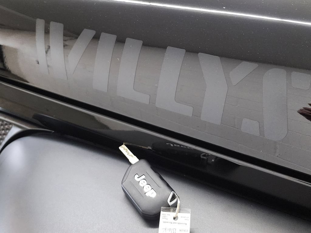 Used 2023 Jeep Wrangler Unlimited Sport AWD/4WD image 38