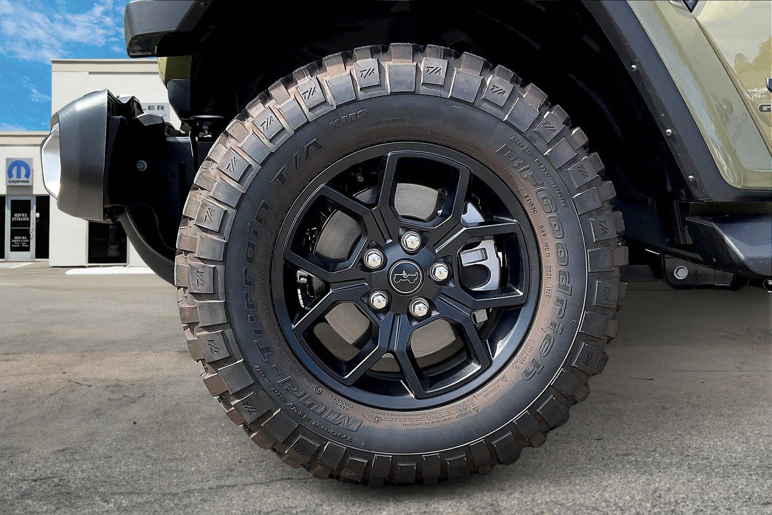 Certified 2025 Jeep Gladiator Sport image 8